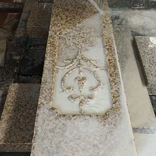 锦州 黄金麻花岗岩异形加工雕刻栏杆大柱