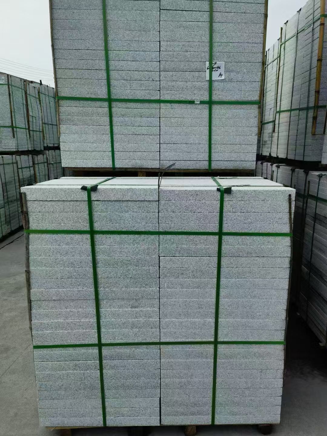 锦州 芝麻白火烧，园林广场市政工程地铺石，1.8~5.0厚均有现货