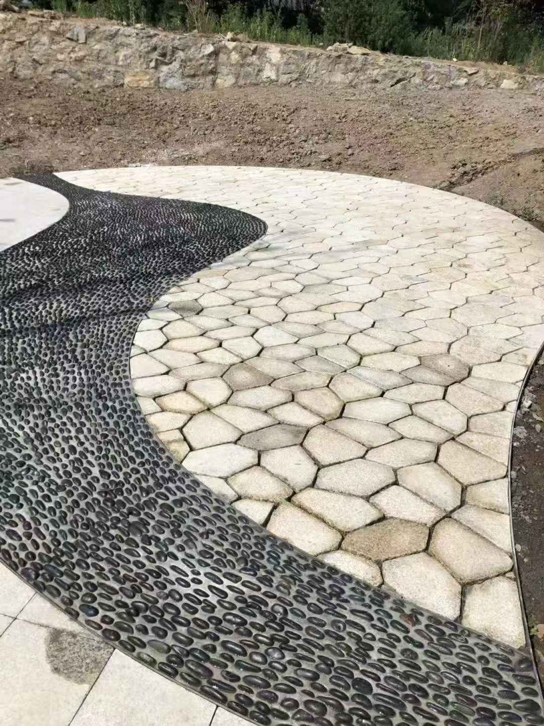 锦州 黄金麻冰裂纹地铺石工地铺装案例