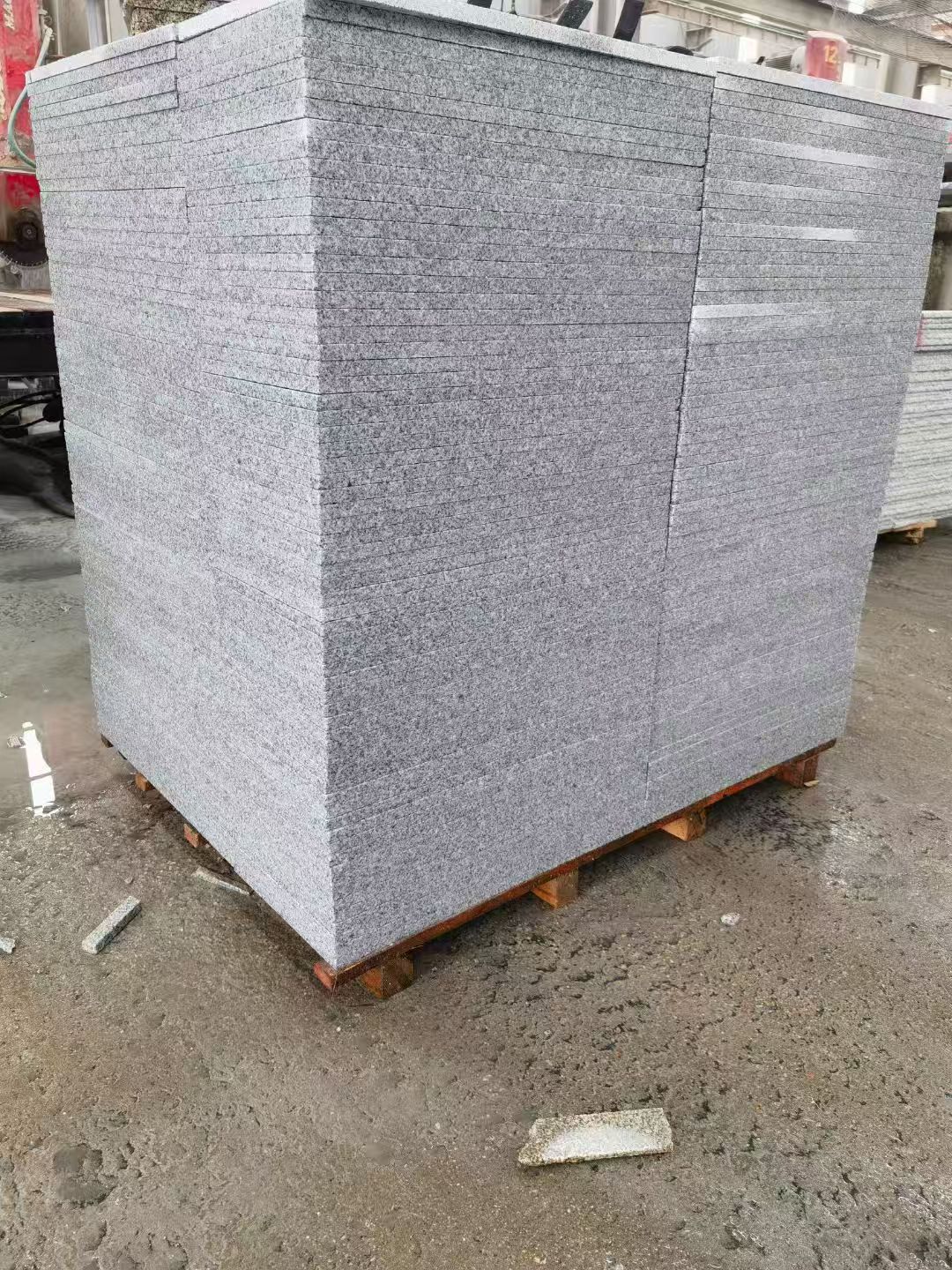 锦州 芝麻白火烧面1.8厚300*600地铺石，尺寸标准，厚薄均匀