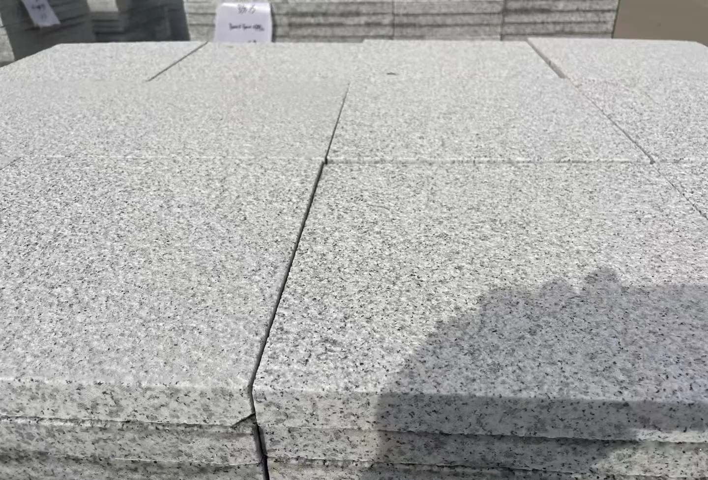 锦州 白麻花岗岩石材推荐 荔枝面地铺石