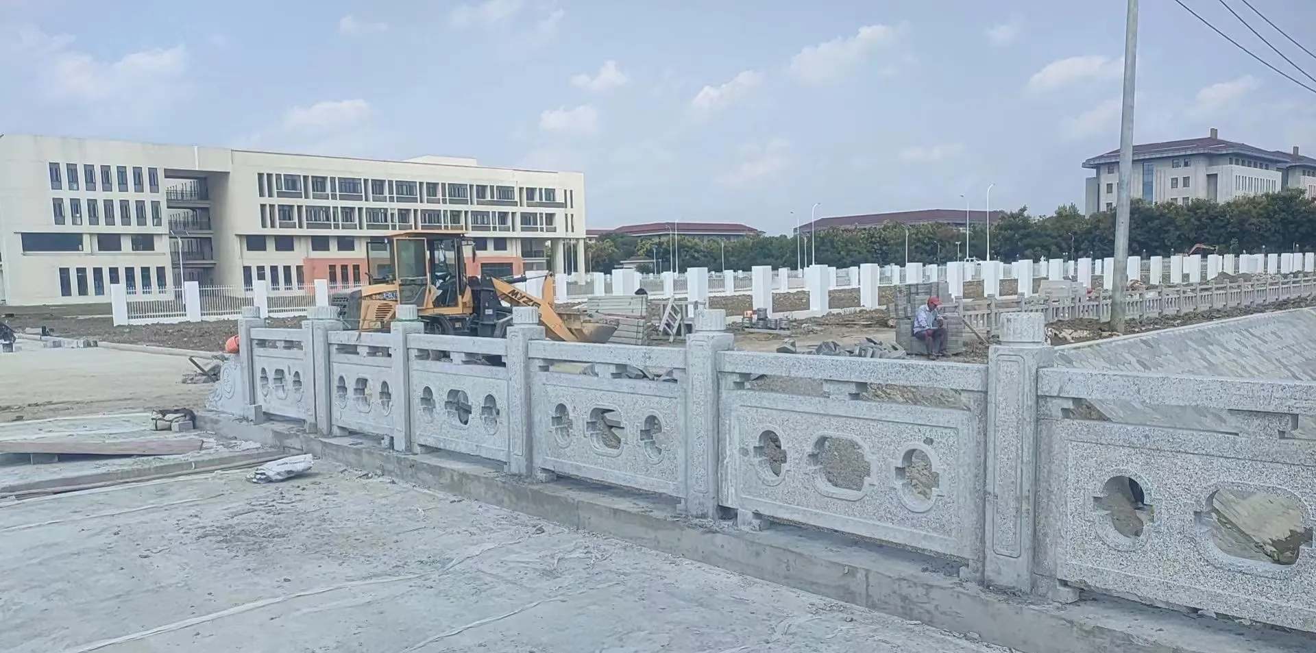 锦州 白麻花岗岩荔枝面河道栏杆