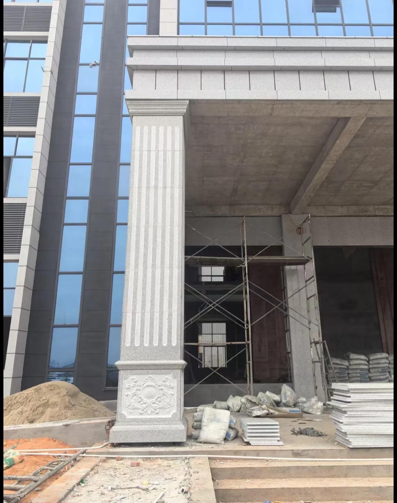 锦州 芝麻白光面花岗岩门楼大柱（罗马柱）配雕花底座