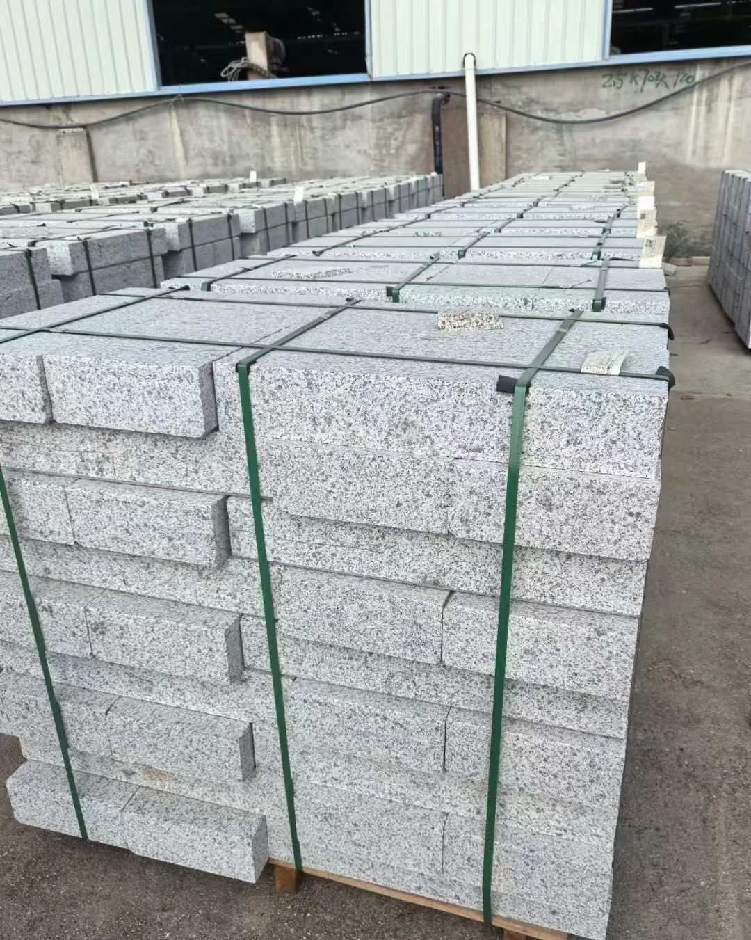 锦州 白麻花岗岩路沿石，弧形路沿石，道牙石，马路牙子，界石，路缘石，平沿石，直岩石，平缘石等