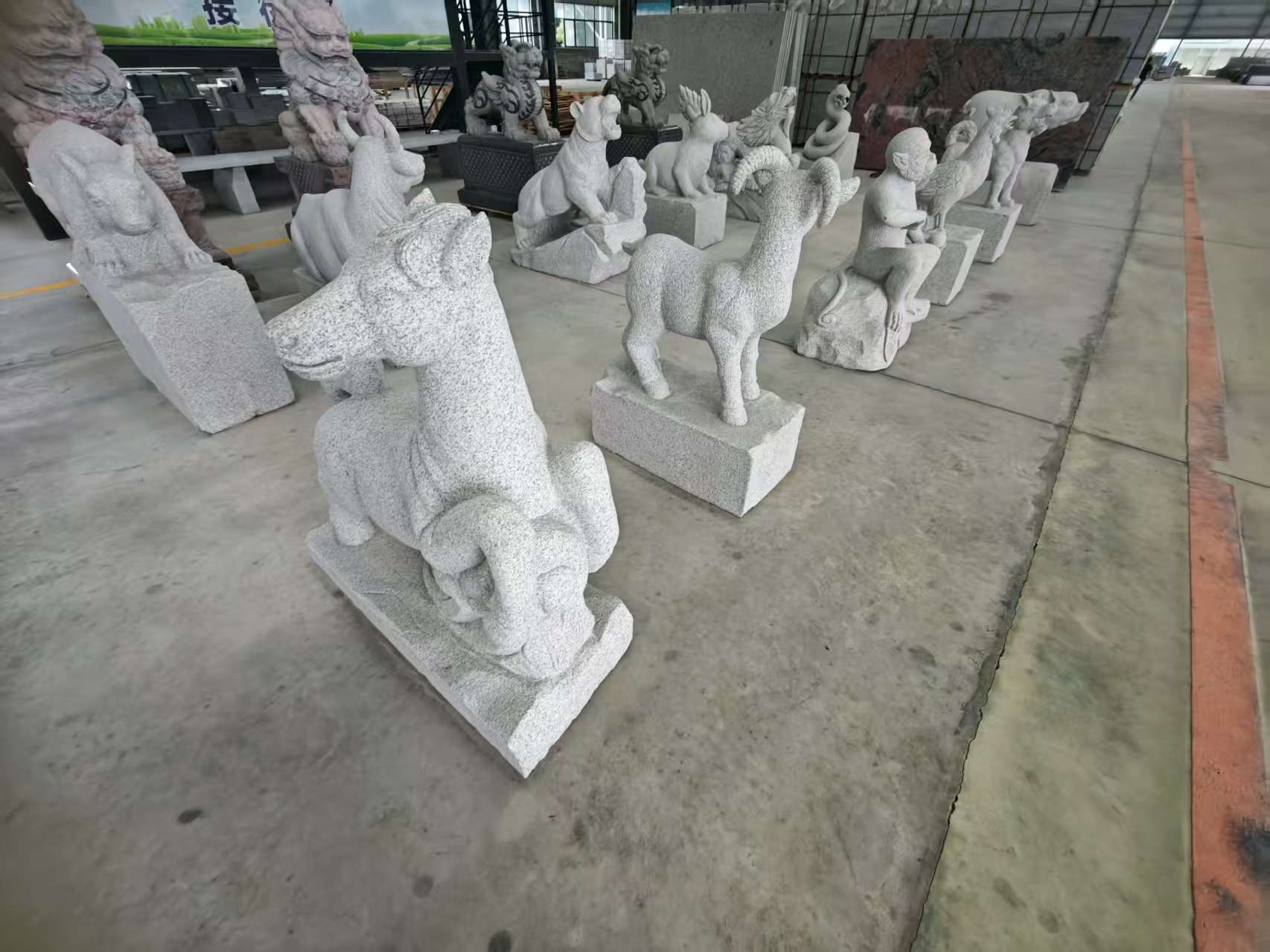 锦州 芝麻白花岗岩造型立体雕刻——十二生肖