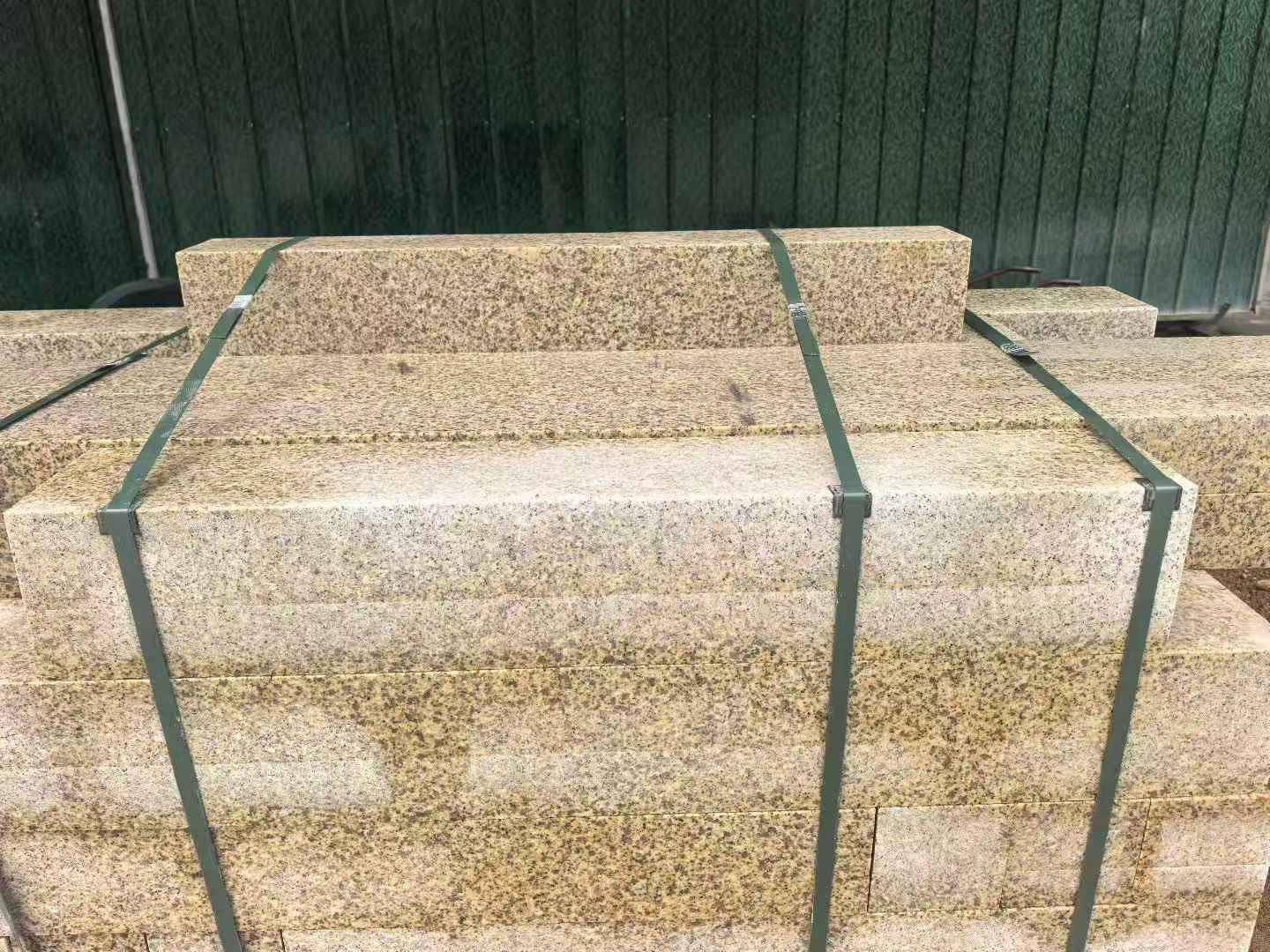 锦州 黄金麻花岗岩石材机切面栏杆料半成品