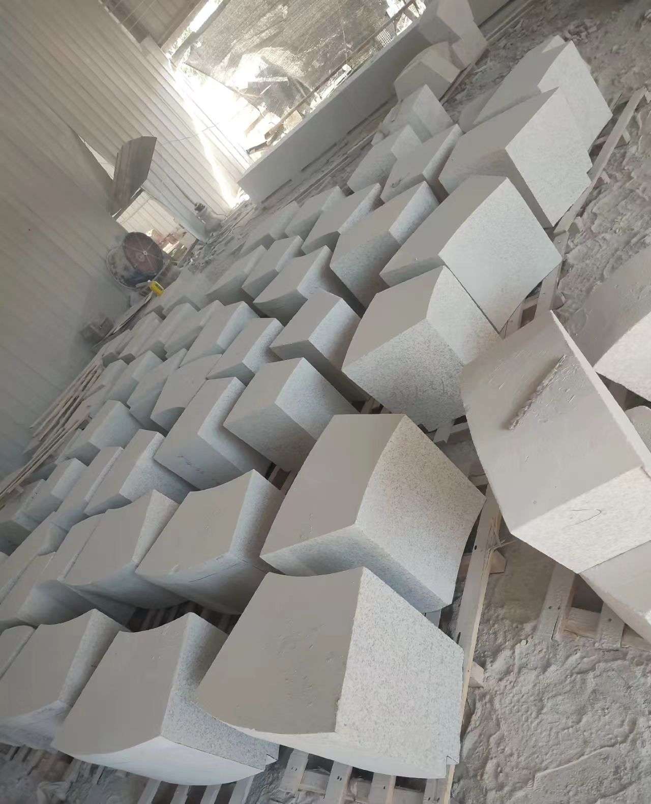 锦州 白麻花岗岩异形坐凳