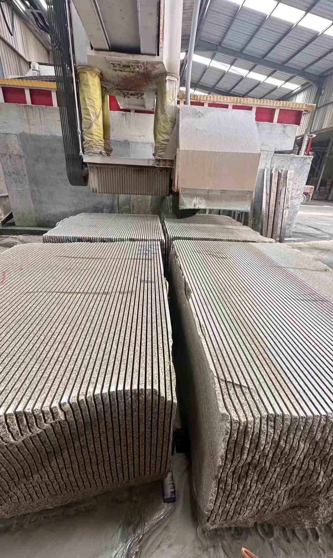 锦州 车间生产日常，黄金麻白麻花岗岩