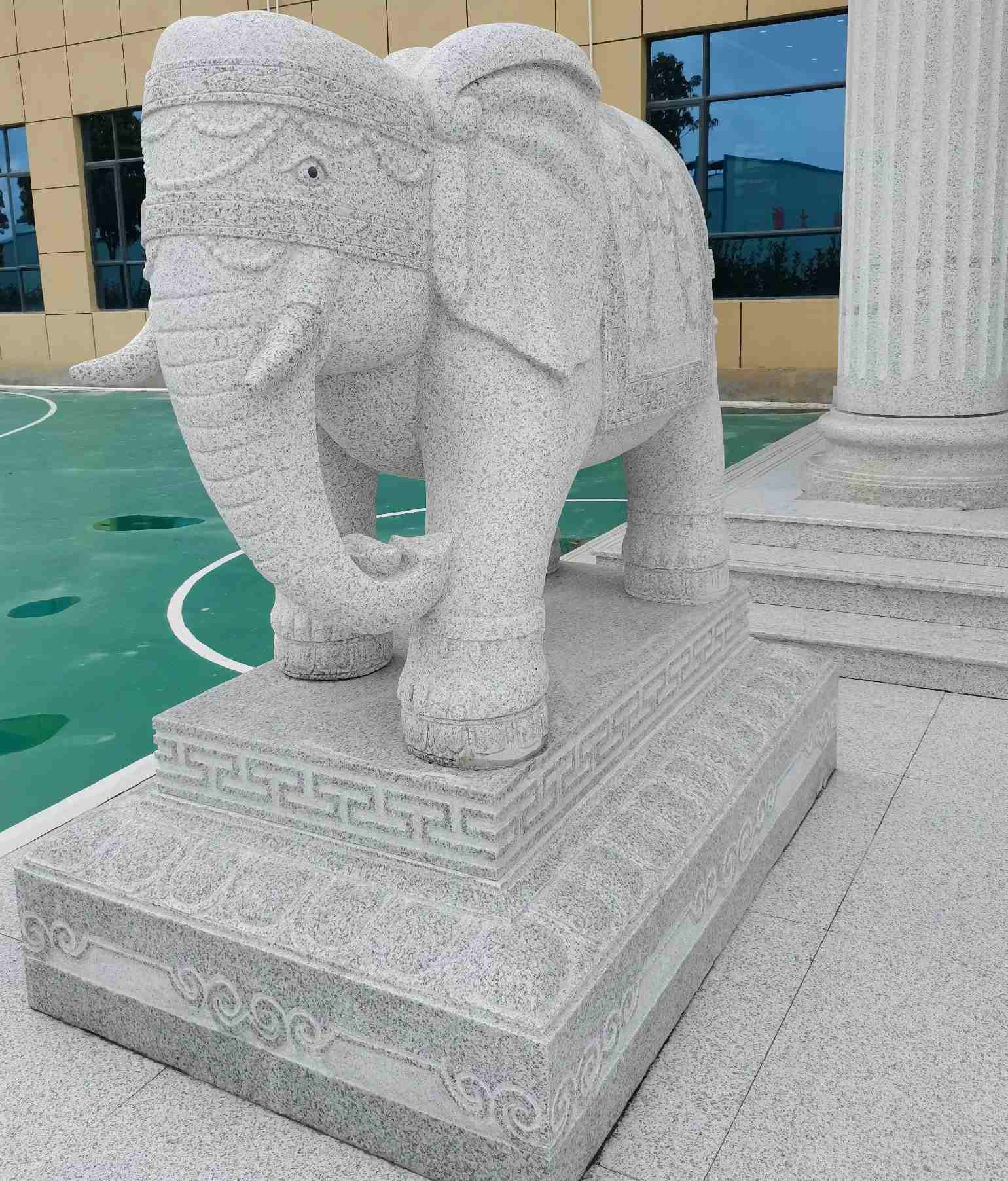 锦州 白麻花岗岩动物异形石雕-大象