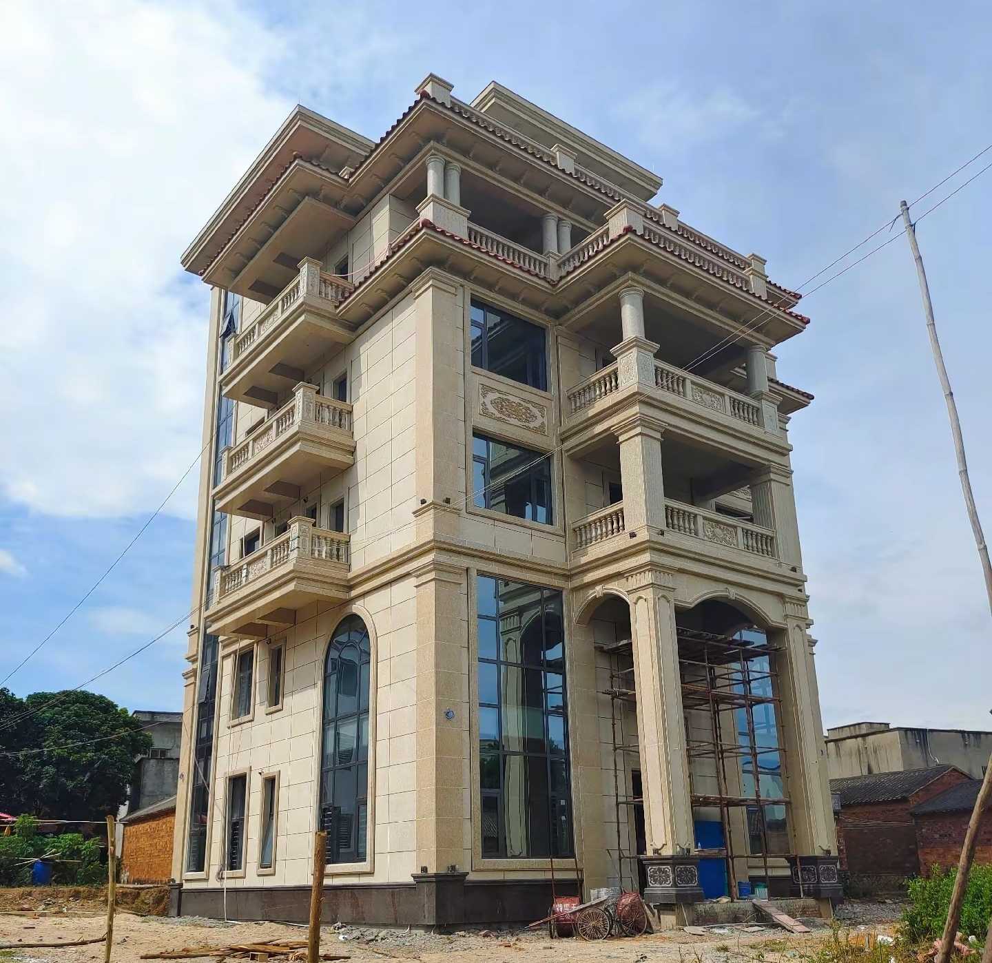 锦州 黄金麻花岗岩石材别墅外墙干挂搭配（雕花栏杆花瓶柱门楼罗马柱）